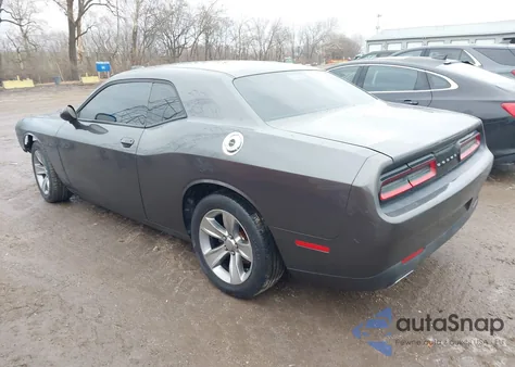 2016 Dodge Challenger Sxt z USA, uszkodzony, nr VIN 2C3CDZAG3GH280363
